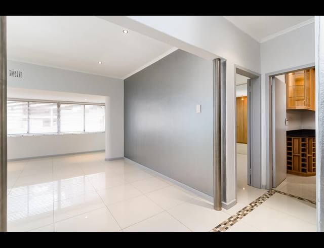 2 BEDROOM APARTMENT RENTED IN MOUILLE POINT